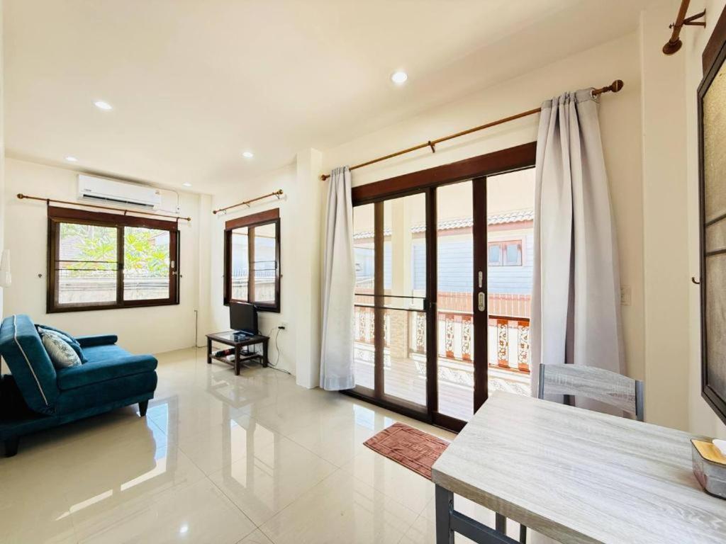 Chill Inn Lipa Noi Hostel And Beach Cafe Ко Самуи Екстериор снимка